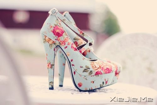 晚安心语:一个人并不孤单,想一个人才孤单 (8)