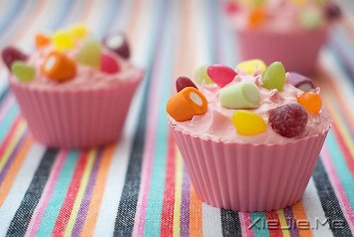 晚安心语:与其伤心回忆,不如微笑忘记 (6)