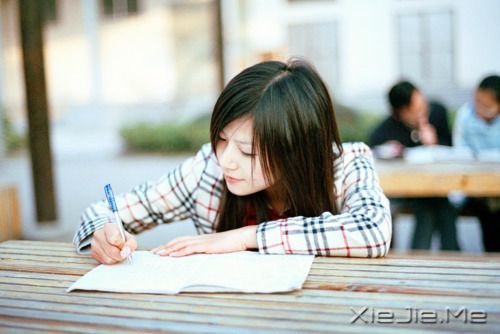 就算是刺猬,也会遍体鳞伤 (1) 唯美女生图片 (1)